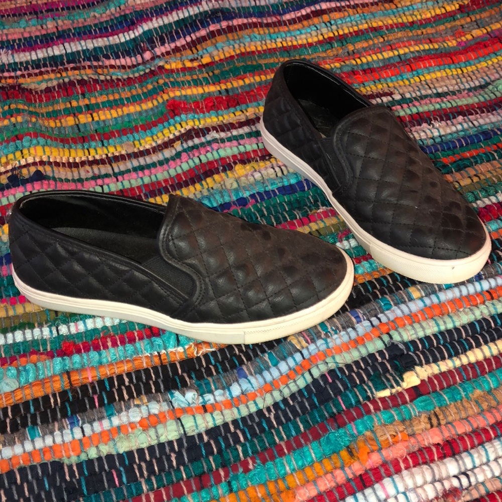 Steven madden black zaander slip ons size 7